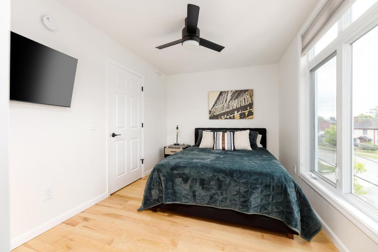 Midtown Modern - Urban Condo Walkable To Bars And Beach Traverse City Eksteriør bilde