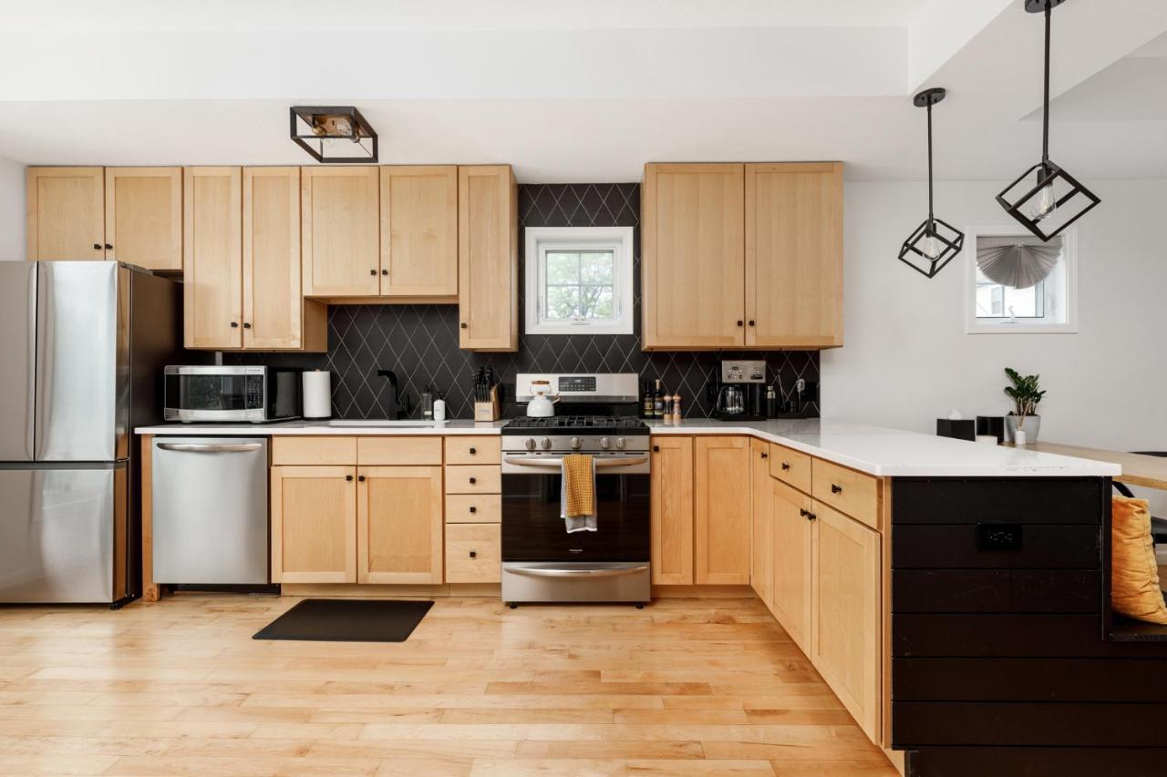 Midtown Modern - Urban Condo Walkable To Bars And Beach Traverse City Eksteriør bilde