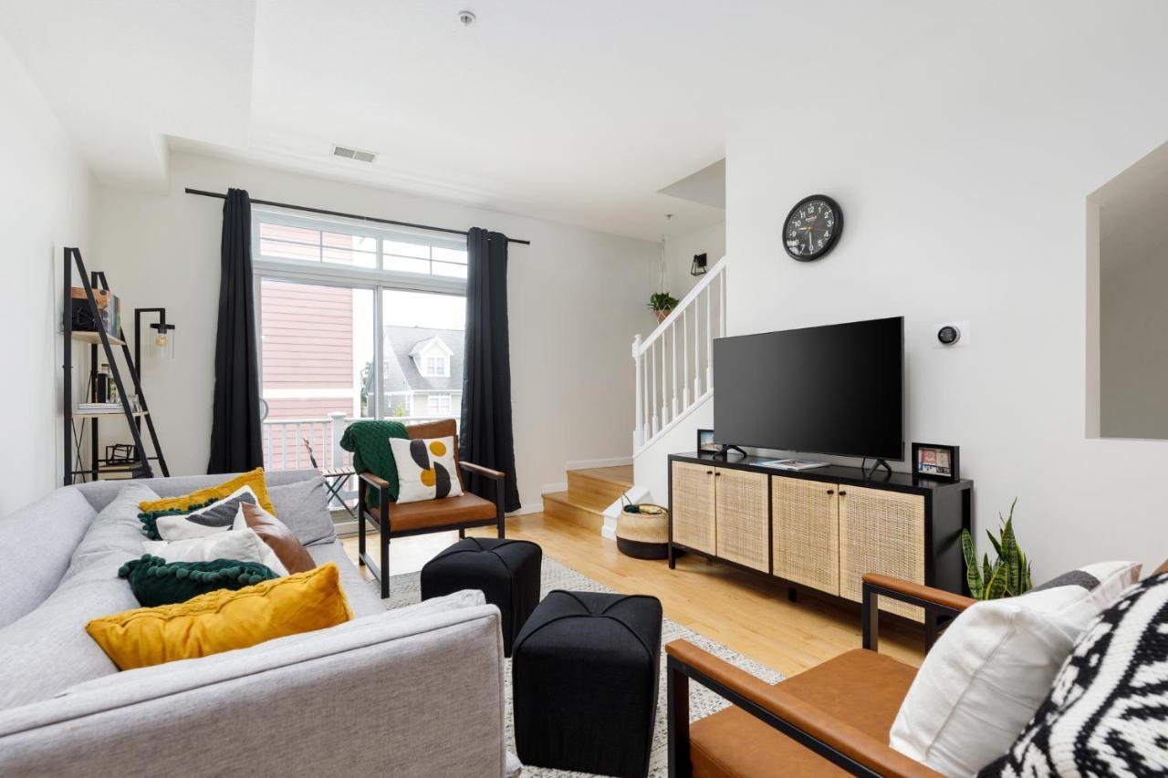 Midtown Modern - Urban Condo Walkable To Bars And Beach Traverse City Eksteriør bilde
