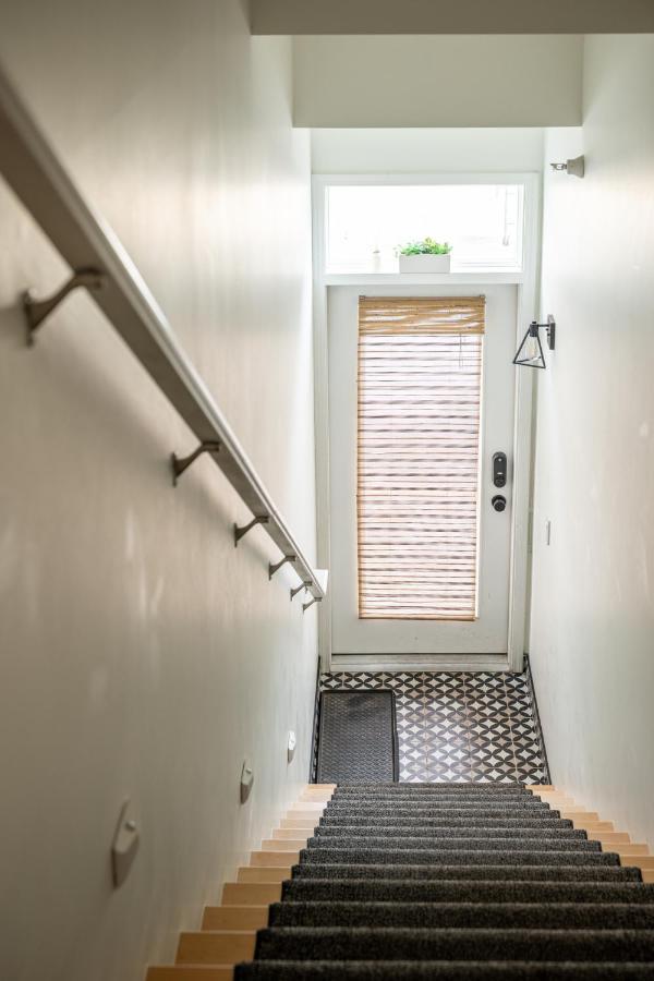 Midtown Modern - Urban Condo Walkable To Bars And Beach Traverse City Eksteriør bilde