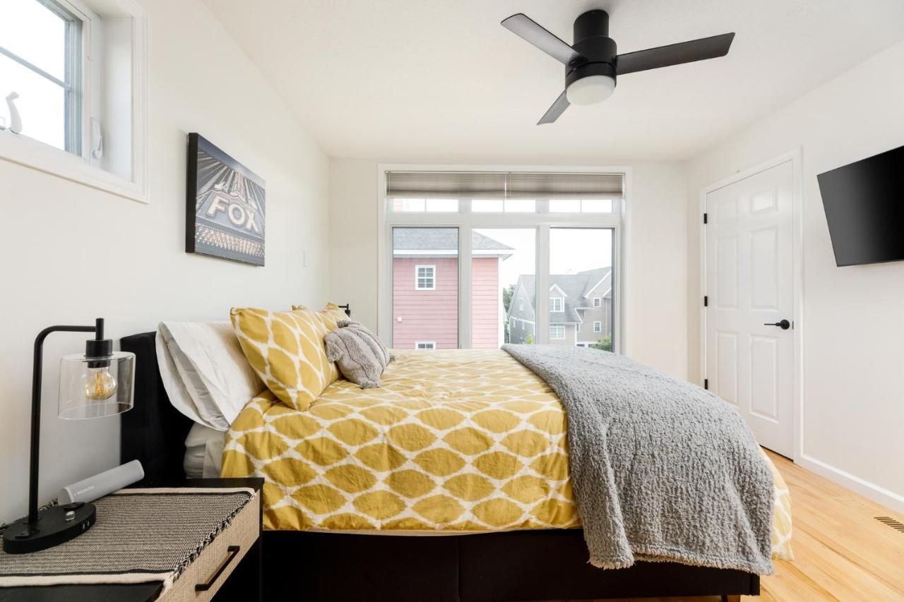 Midtown Modern - Urban Condo Walkable To Bars And Beach Traverse City Eksteriør bilde